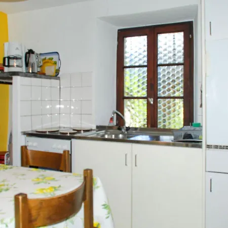 Hébergement de vacances Verzaschina By Interhome *